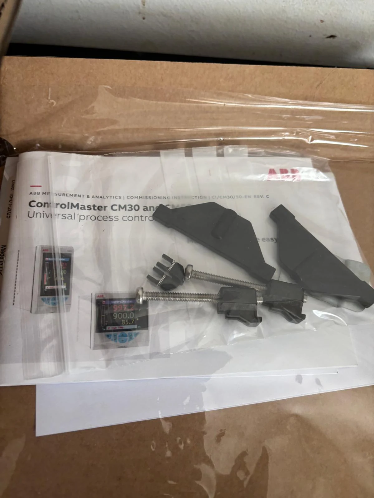 ABB ControlMaster CM30 mounting kit and commissioning instructions