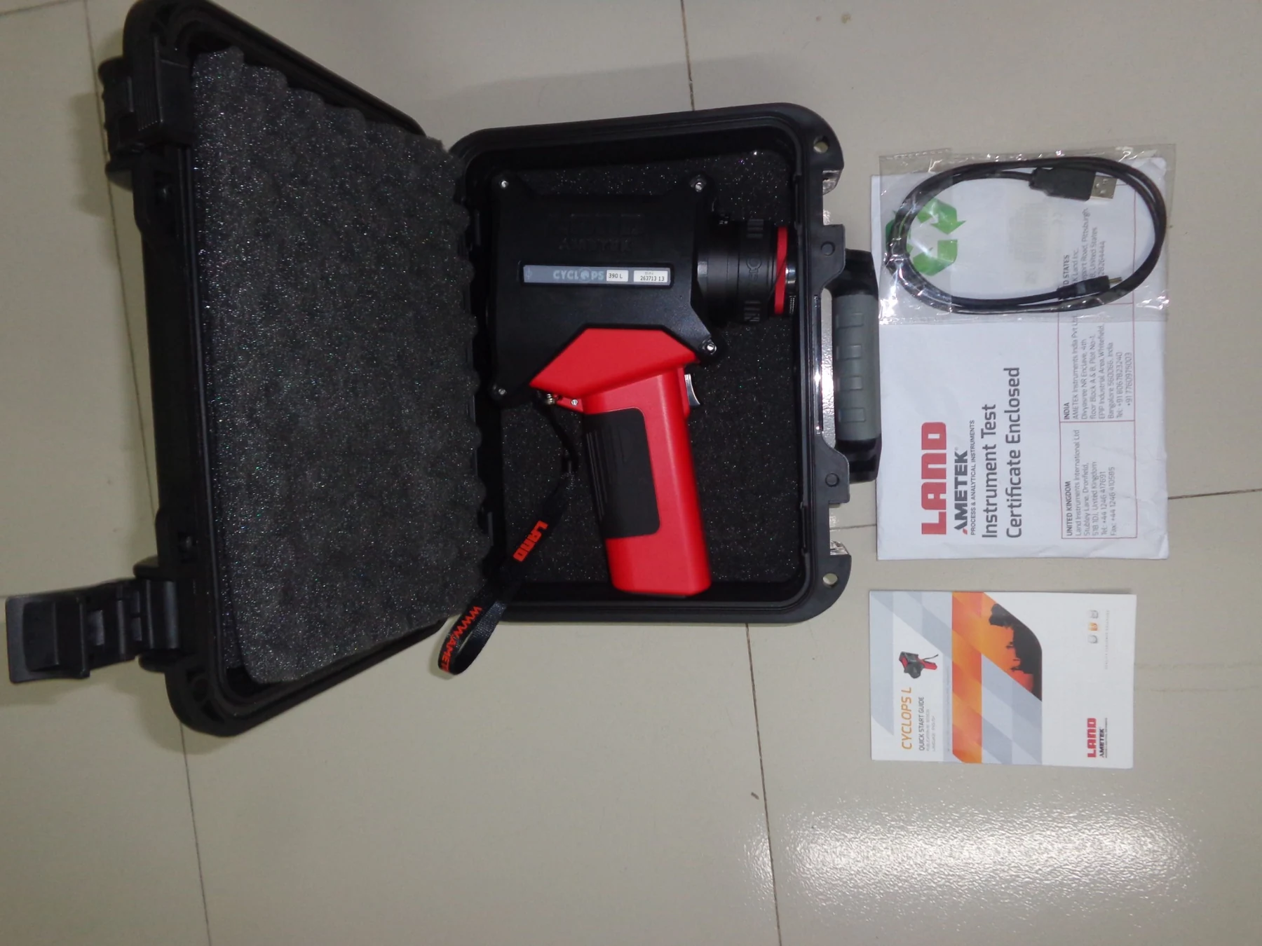 AMETEK LAND Cyclops C390L infrared thermometer with instrument test certificate
