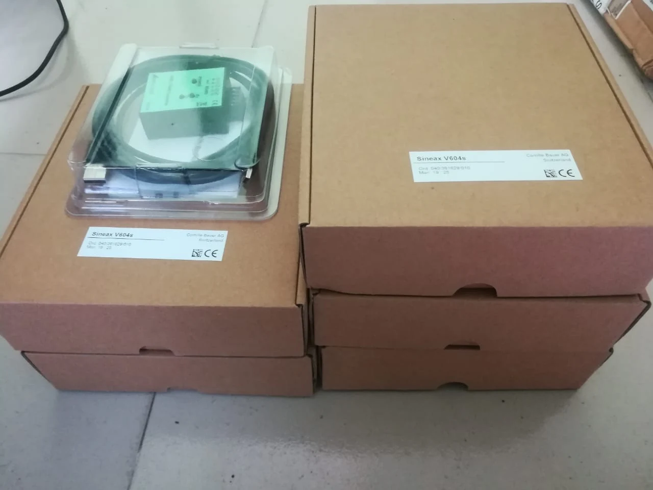Camille Bauer SINEAX V604s programmable multifunctional transmitter package