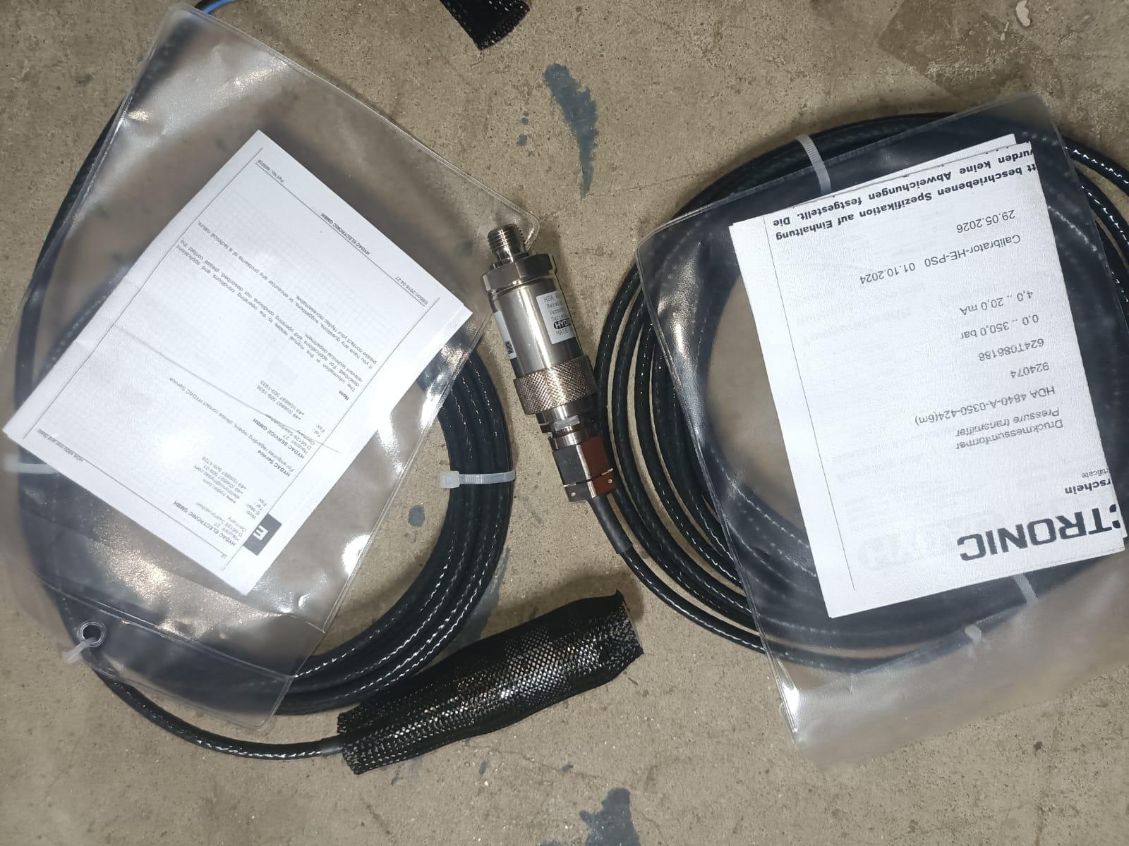 HYDAC pressure transducer supplied with its calibration certificate